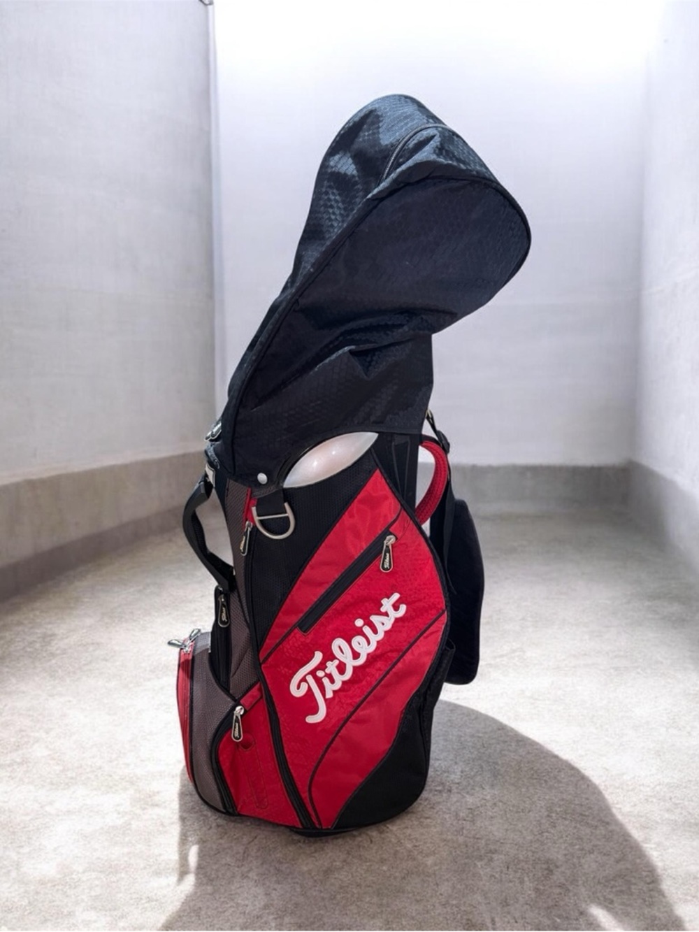 Titleist Golf Bag 14 Way Lightweight Golf Bag  with cover